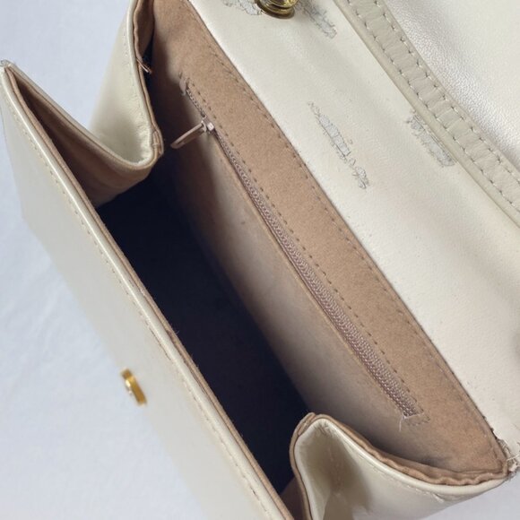 White/Cream Retro-Style Shoulder Bag with Adjustable Strap - Picture 9 of 10